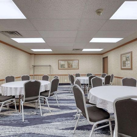 Comfort Suites Appleton Airport Εξωτερικό φωτογραφία