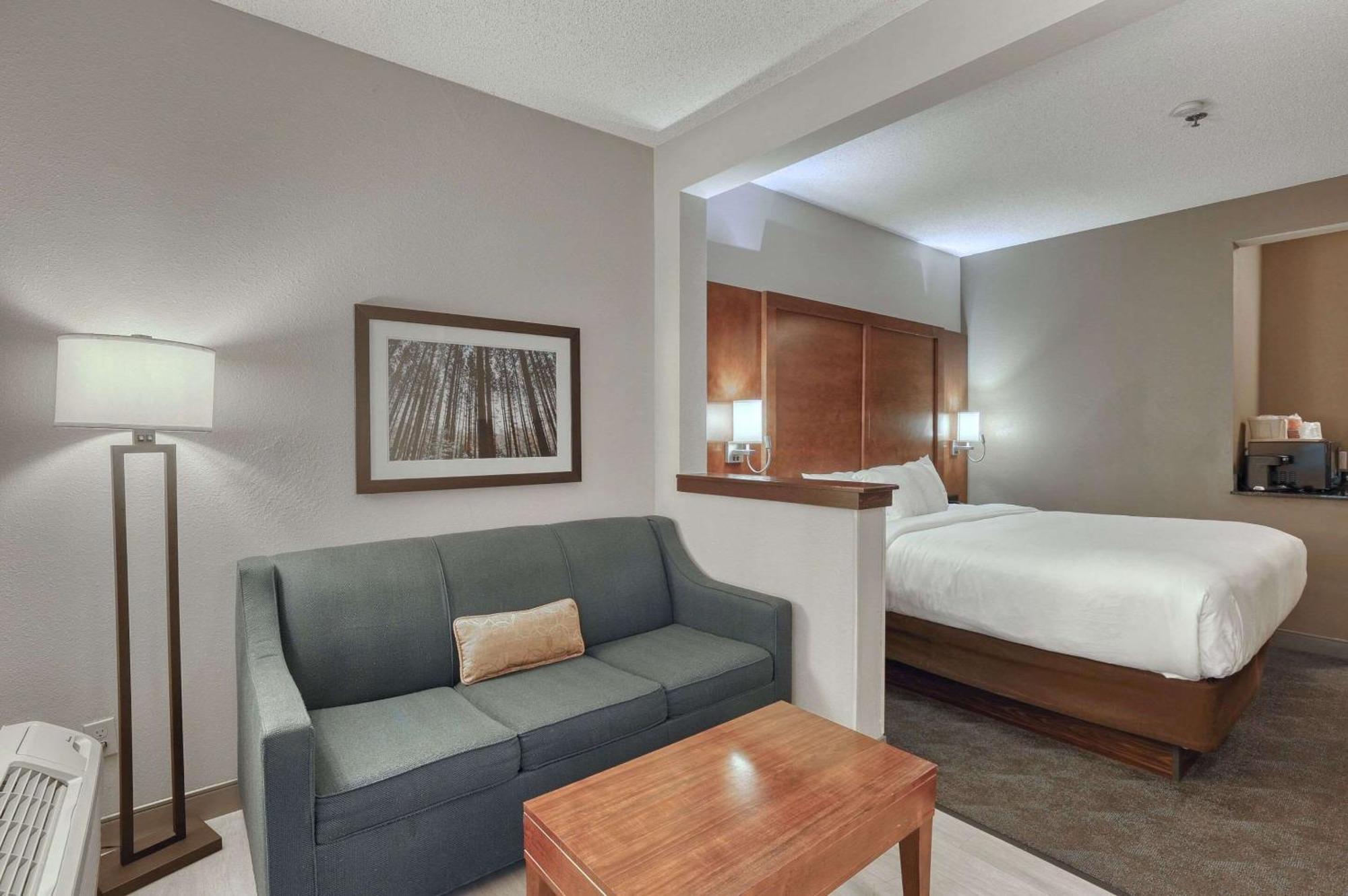 Comfort Suites Appleton Airport Εξωτερικό φωτογραφία