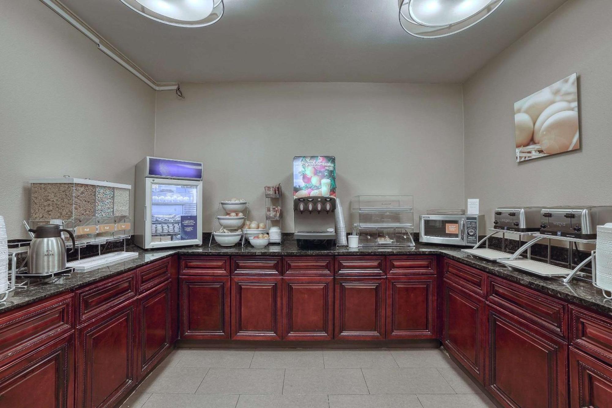 Comfort Suites Appleton Airport Εξωτερικό φωτογραφία