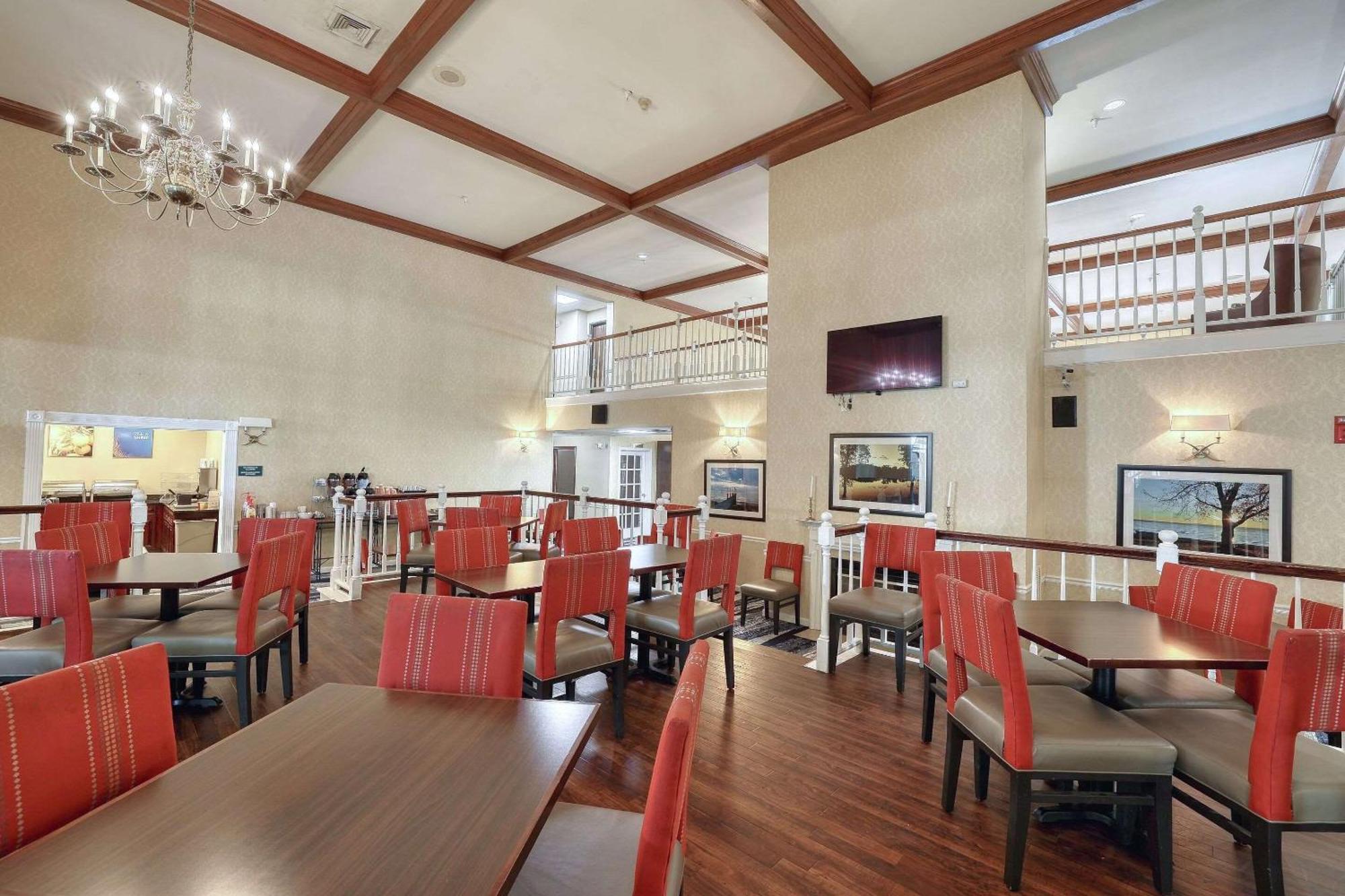 Comfort Suites Appleton Airport Εξωτερικό φωτογραφία