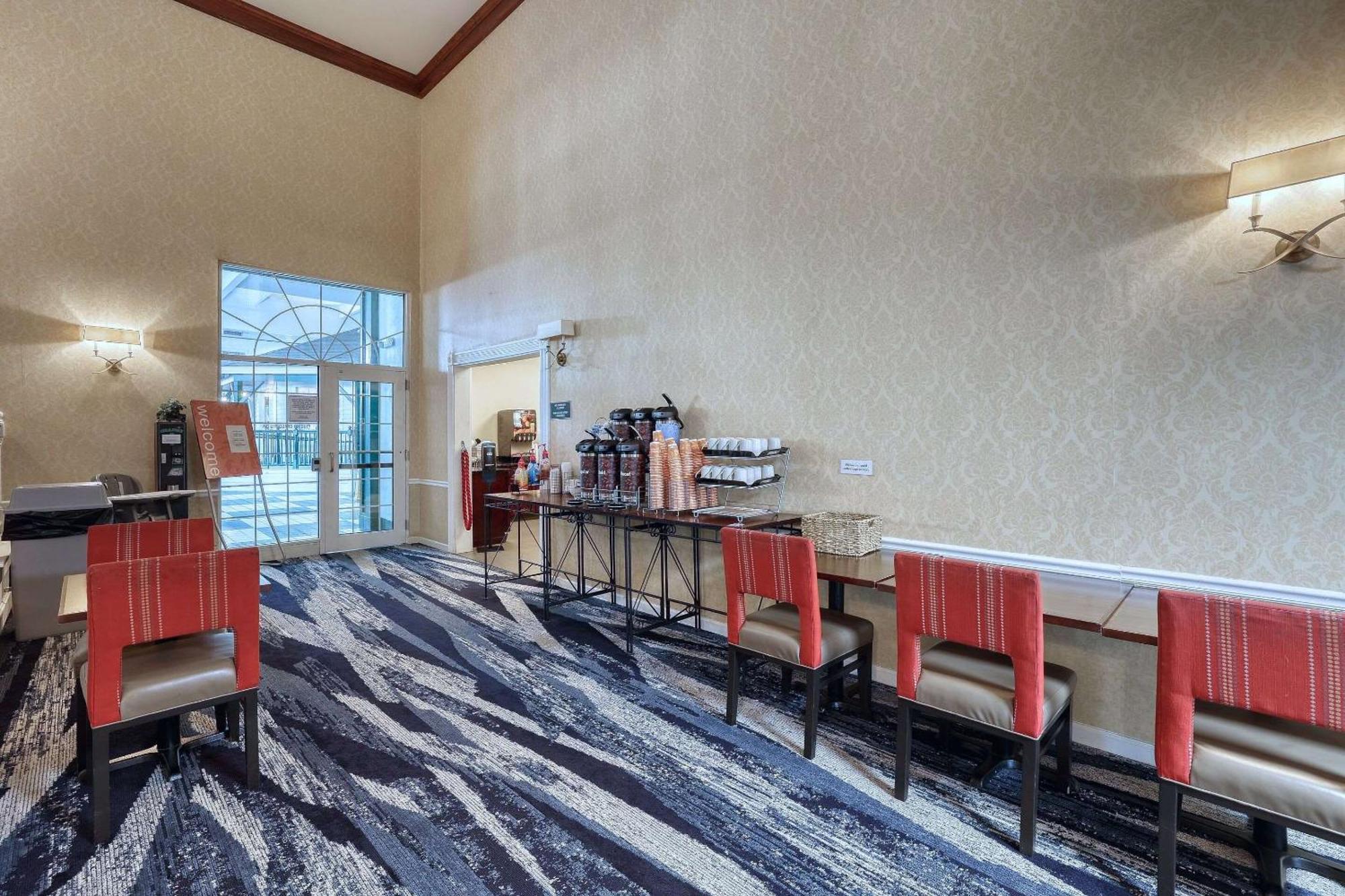 Comfort Suites Appleton Airport Εξωτερικό φωτογραφία