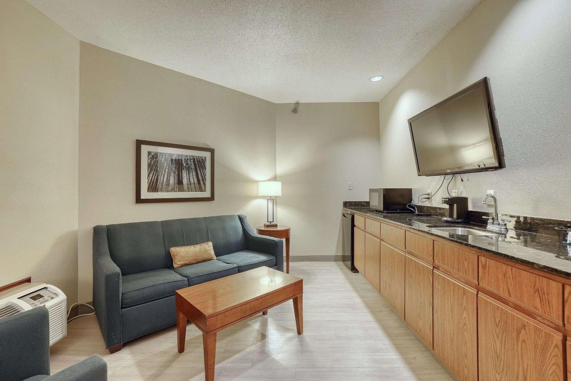 Comfort Suites Appleton Airport Εξωτερικό φωτογραφία