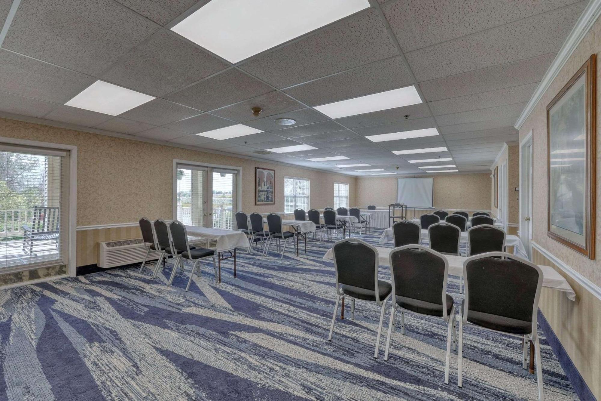 Comfort Suites Appleton Airport Εξωτερικό φωτογραφία