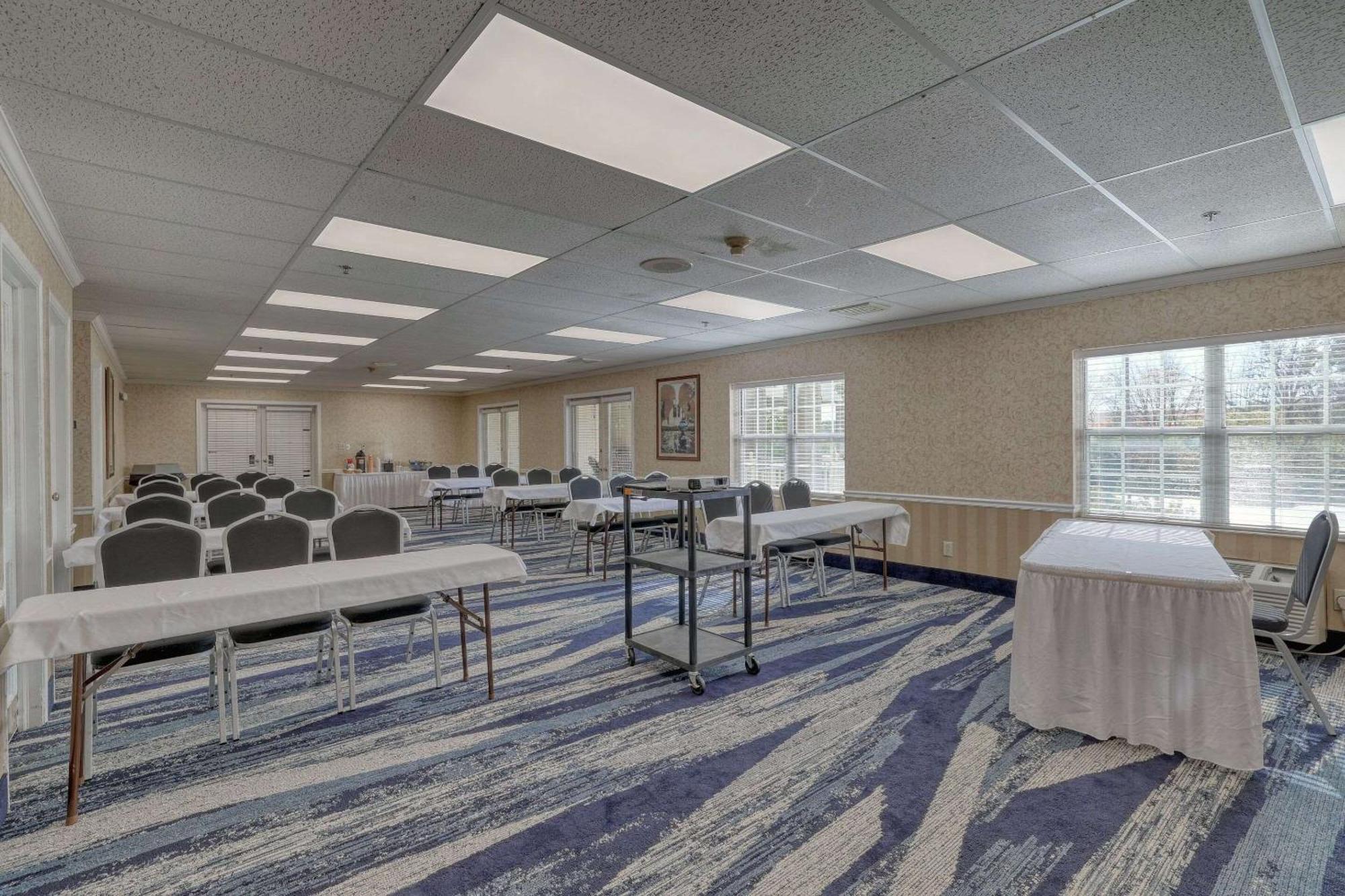 Comfort Suites Appleton Airport Εξωτερικό φωτογραφία