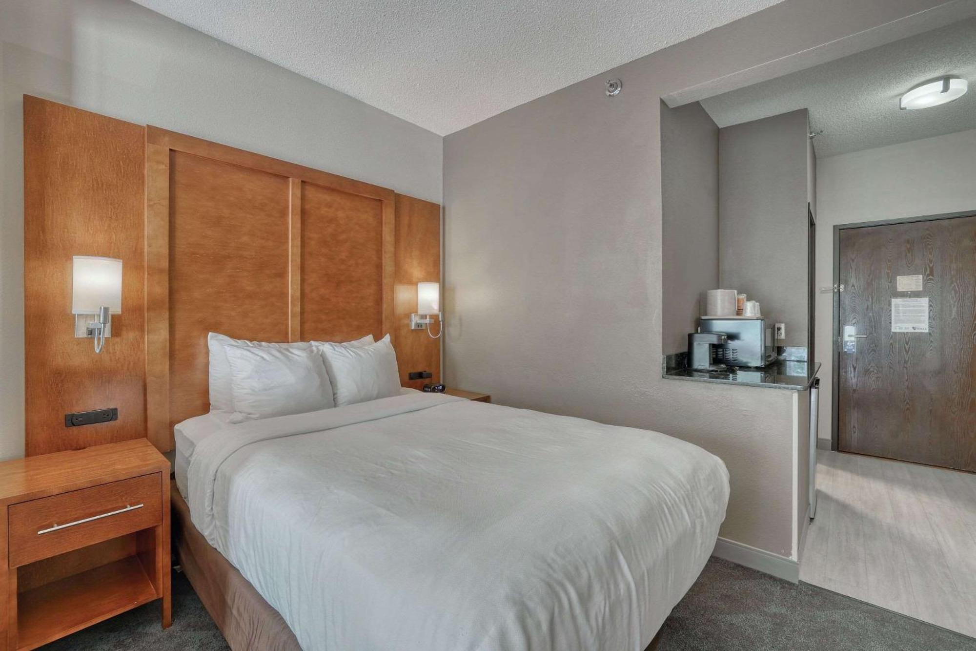 Comfort Suites Appleton Airport Εξωτερικό φωτογραφία