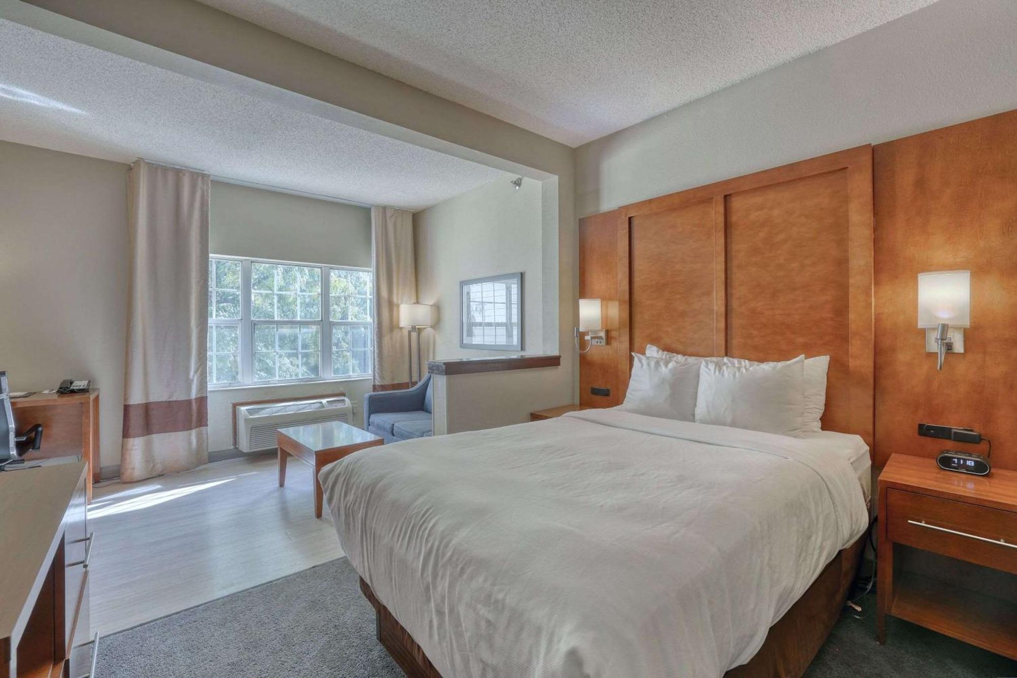 Comfort Suites Appleton Airport Εξωτερικό φωτογραφία