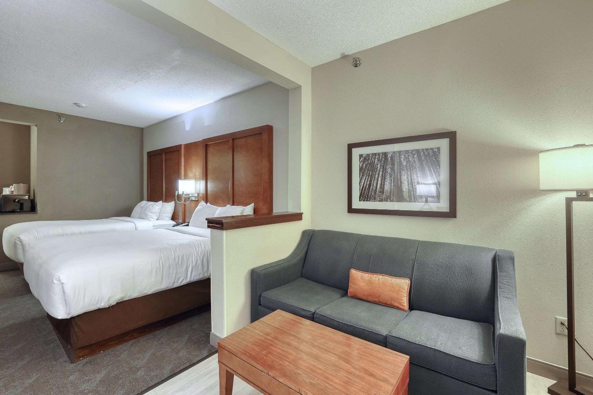 Comfort Suites Appleton Airport Εξωτερικό φωτογραφία